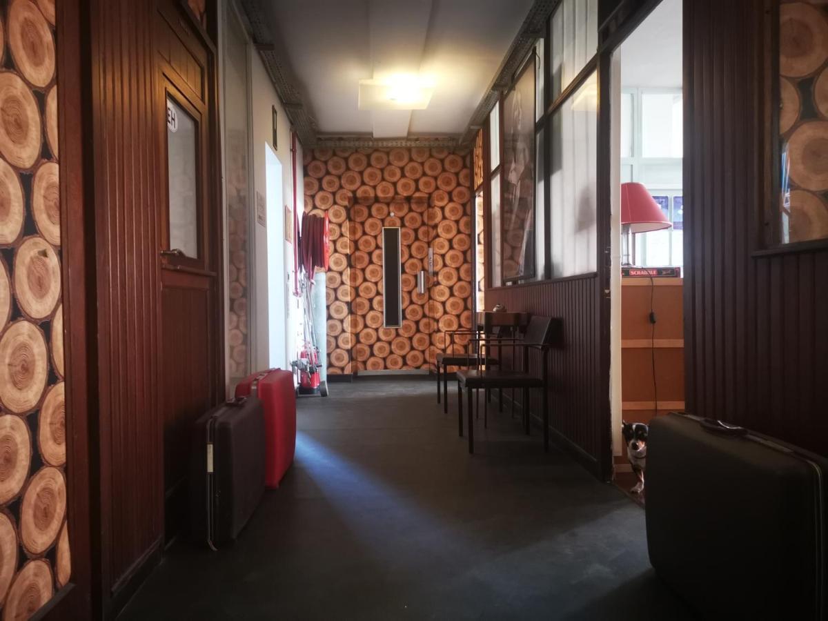 Ghostel 1St - Aventure Alternative - Guest House - Arts-Factory-Experience - For Artists, Makers And Open Minds - Attention, We Are Not A Hotel And Are Not Adapted For Everybody - Read Host Warnings Before Reservation - Www,Providence,Be Asbl Charleroi Dış mekan fotoğraf