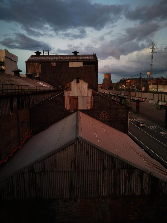 Ghostel 1St - Aventure Alternative - Guest House - Arts-Factory-Experience - For Artists, Makers And Open Minds - Attention, We Are Not A Hotel And Are Not Adapted For Everybody - Read Host Warnings Before Reservation - Www,Providence,Be Asbl Charleroi Dış mekan fotoğraf